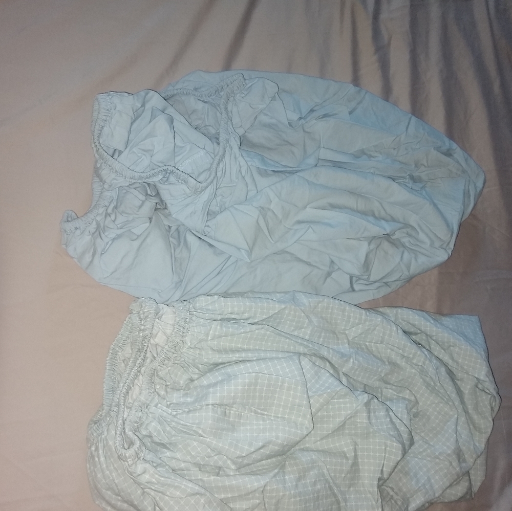 Crib fitted sheets x3